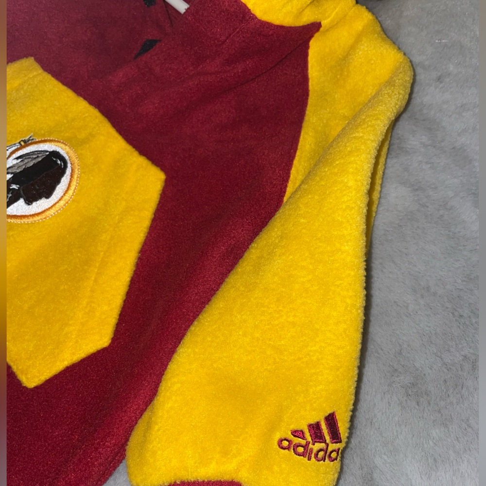 🪶Kids Adidas Washington Redskins Burgundy and Yellow One Piece Fleece - Picture 6 of 7